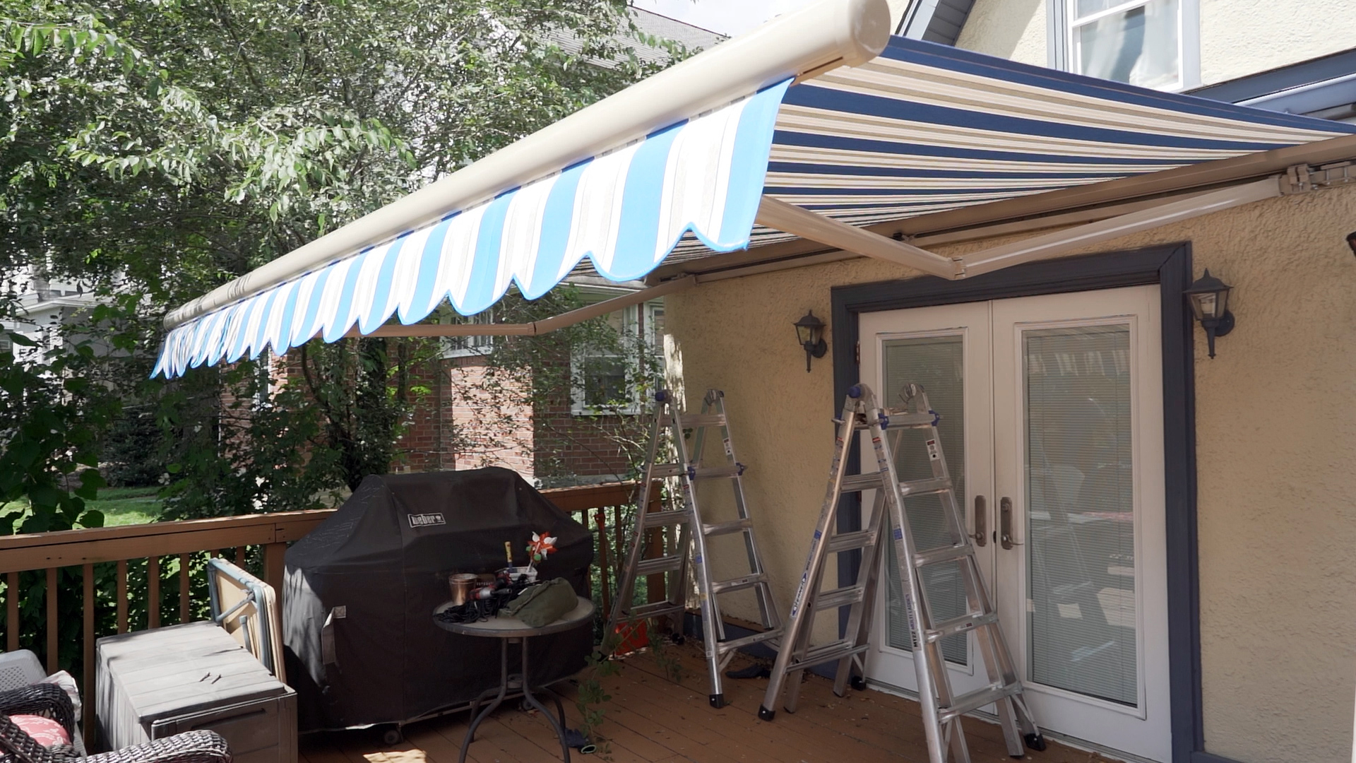 Roll on sale up awning